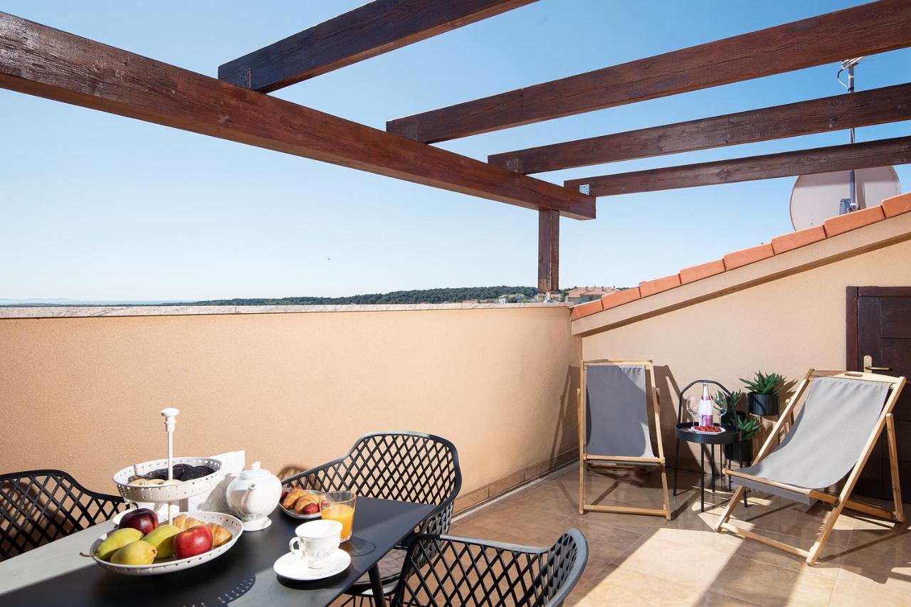 Cesare Apartment, With Swimming Pool And Sea View ลิทซ์ยัน ภายนอก รูปภาพ